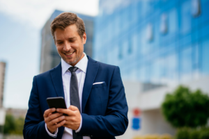 Combien coûte un standard téléphonique cloud pour une petite entreprise ?